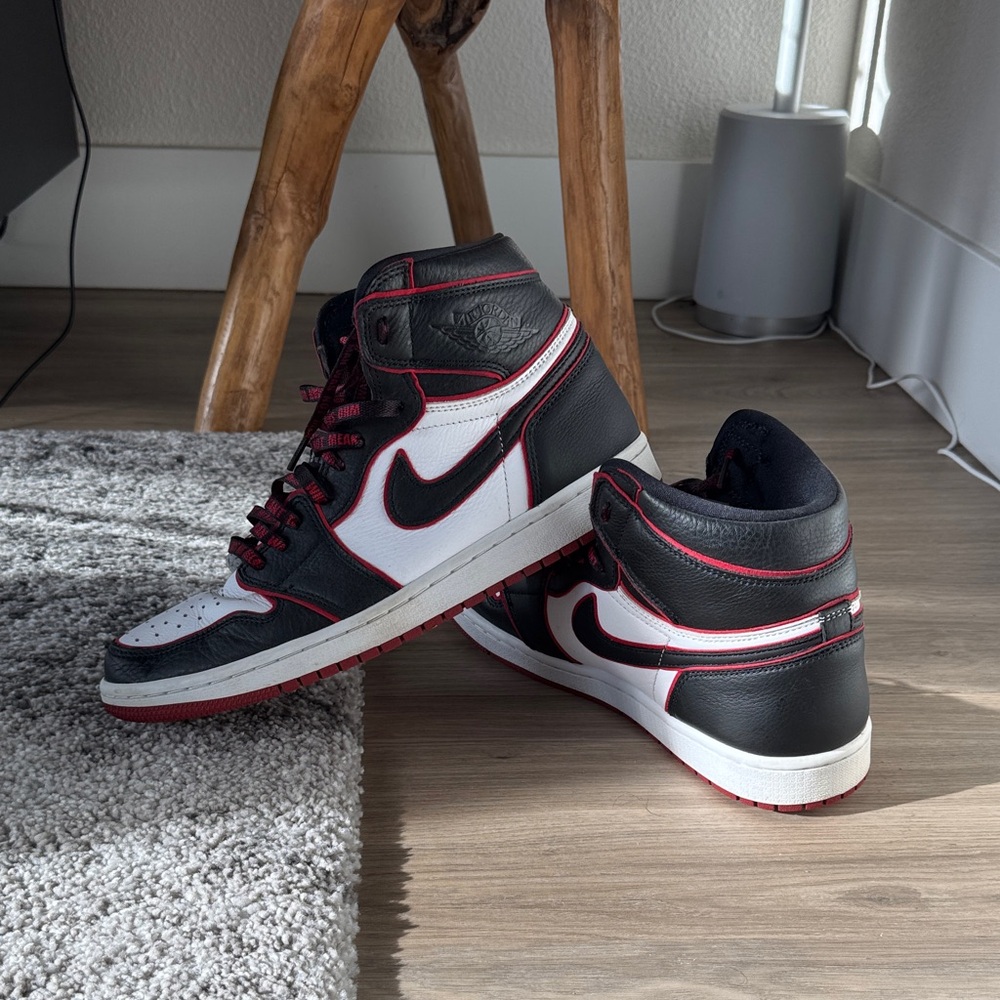 Air Jordan 1 Bloodlines Men's Black and White High-Top Sneakers